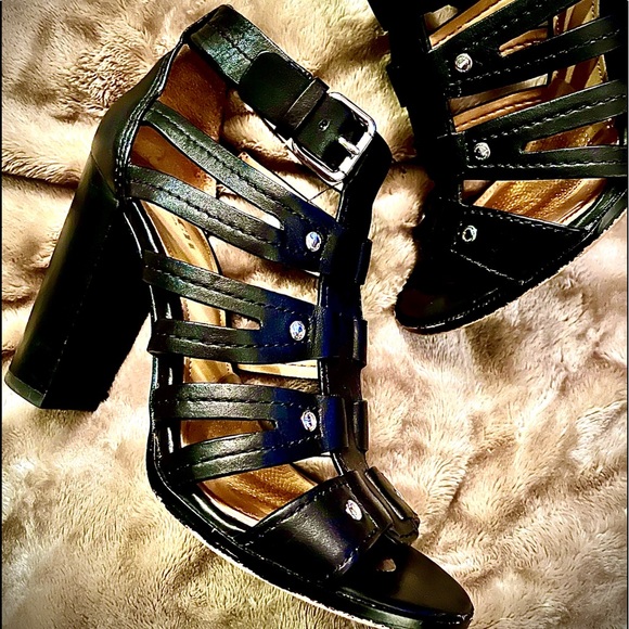 ❤️Sold ❤️COACH stacked heels❤️ - Picture 2 of 16